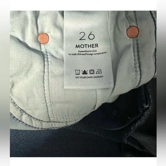 MOTHER
The Ditcher Roller Sneak Yakkity Yak Jeans In Blue, New with out Tags - Picture 7 of 8